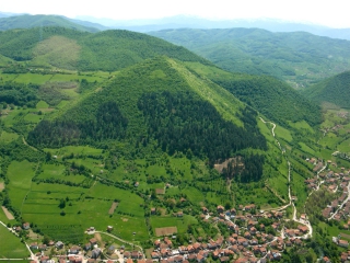 Pyramida_V_Bosne